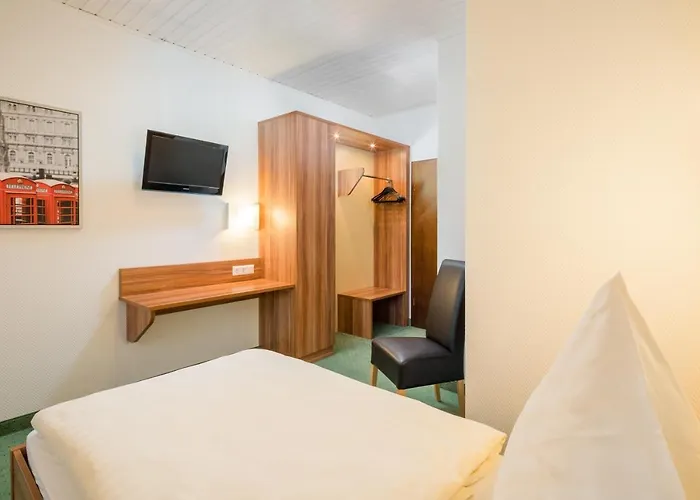 Отель Zur Post 3*