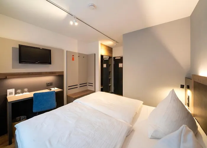 Отель Zur Post 3*